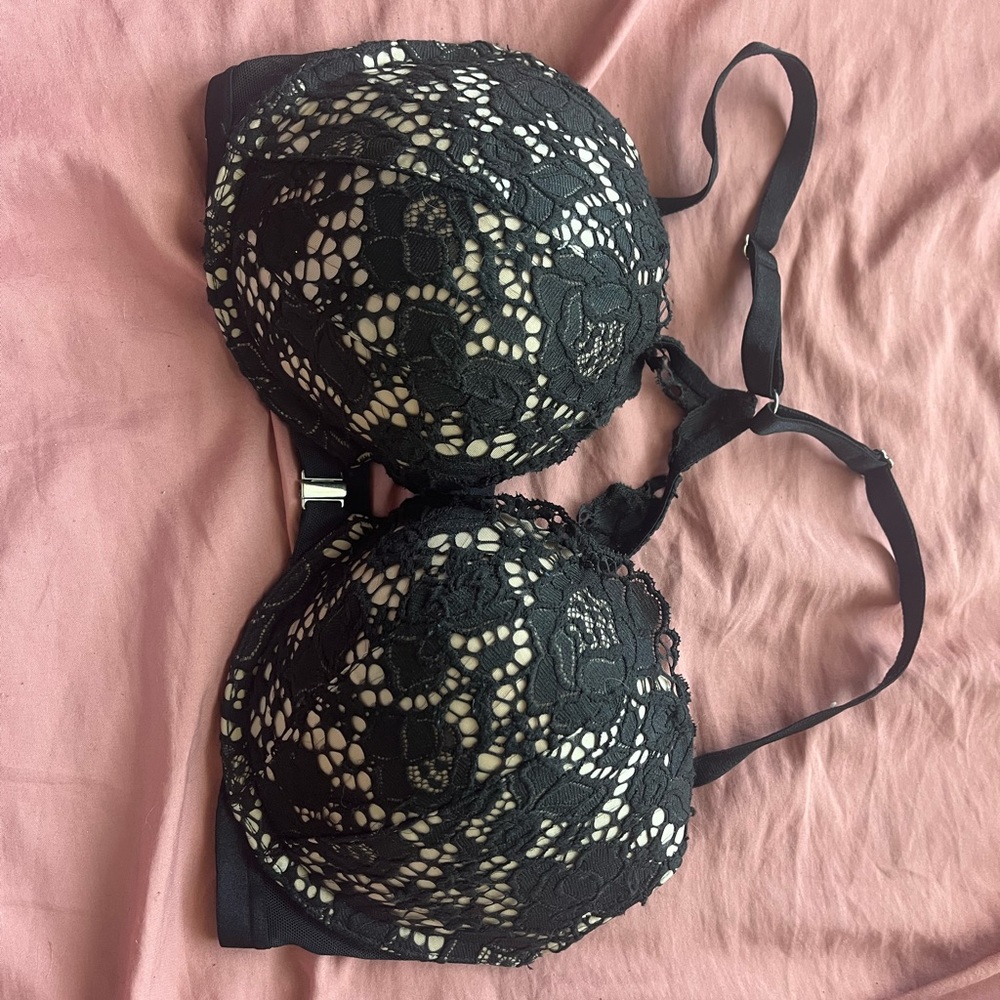 Victoria’s Secret bra Size 32DD push up bra black lace